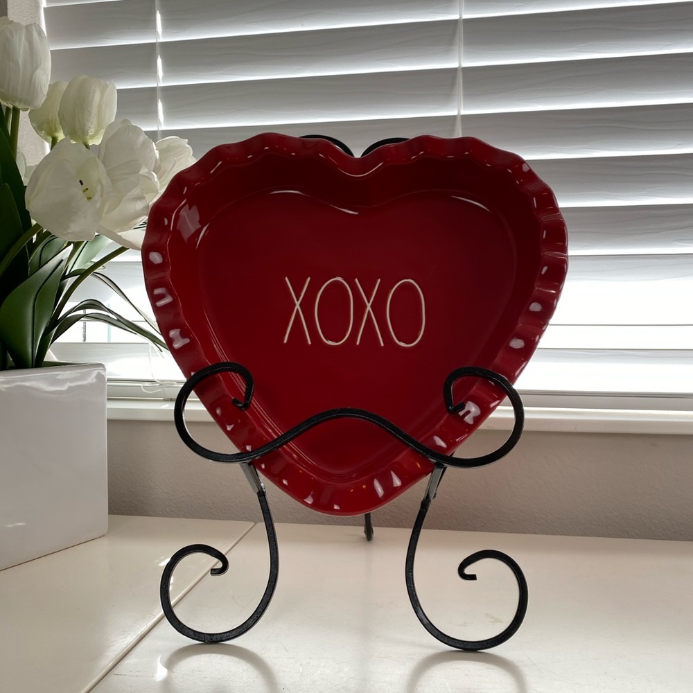 Rae dunn xoxo dish